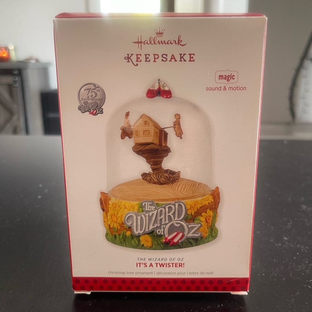 Wizard of Oz “It’s a Twister” ornamnet